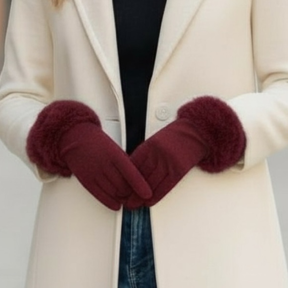 NWT‎ Marcus Adler Burgundy Gloves Faux Fur Trim Winter w/ Touchscreen Technology